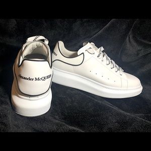 Alexander Mcqueen oversized sneaker white. Size 9.